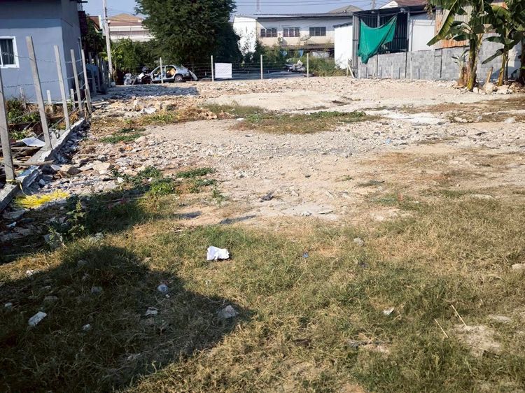 ขายที่ดินใกล้วัดอุดมรังสี 174 ตรว  ติดถนนคอนกรีต สาธารณะ ซ.เพชรเกษม 79 แยก 6  เขตภาษีเจริญ กทม.