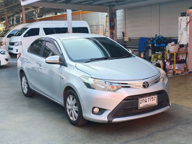 Toyota Vios 2013 1.5 E Sedan เบนซิน ไม่ติดแก๊ส เกียร์อัตโนมัติ เทา รูปที่ 2