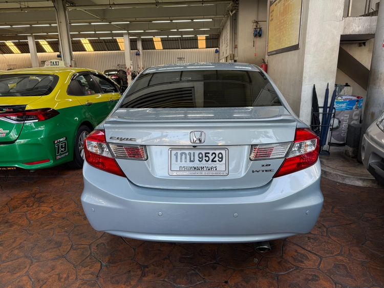 Honda Civic 2012 1.8 E i-VTEC Sedan เบนซิน ไม่ติดแก๊ส เกียร์อัตโนมัติ เทา รูปที่ 4