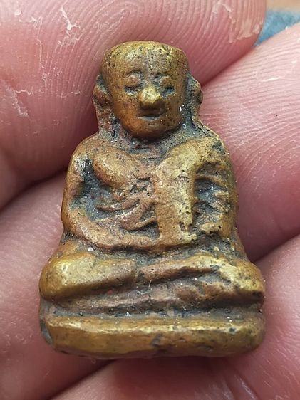 หลวงพ่อเงินพิมพ์ขี้ตา