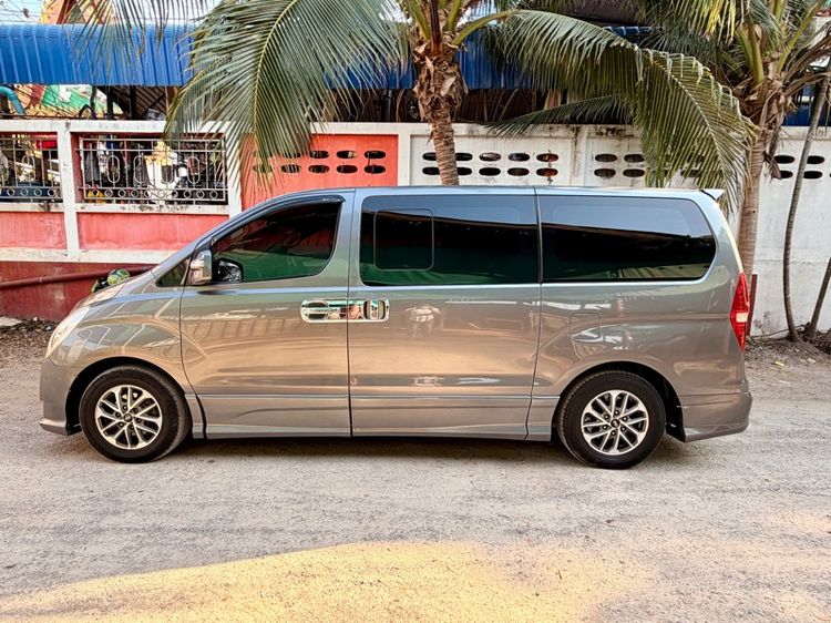 Hyundai H-1  2011 2.5 Deluxe Van ดีเซล ไม่ติดแก๊ส เกียร์อัตโนมัติ เทา รูปที่ 4