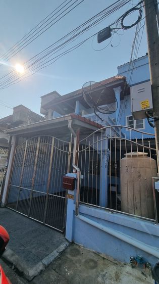 ให้เช่าทาวน์เฮ้าส์ 30 ตร.วา 2 ชั้น 3 ห้องนอน 2 ห้องน้ำ บางพลัด ติดทางด่วนศรีรัช