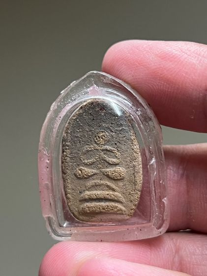 พระเนื้อเดินเก่า