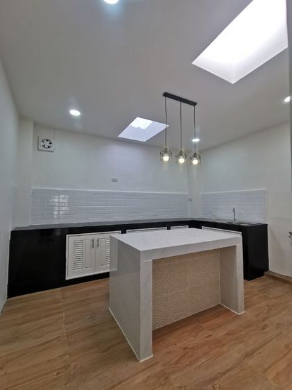 ขายทาวน์​เฮ้าส์​ใกล้​ม.หอการค้า รูปที่ 4