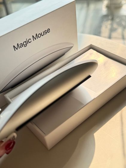 Apple Magic Mouse สีขาว ของแท้ สภาพใหม่กริ๊บ ใช้เพียง 2 ครั้ง 🤍 รุ่นชาร์จ Lightning รูปที่ 5