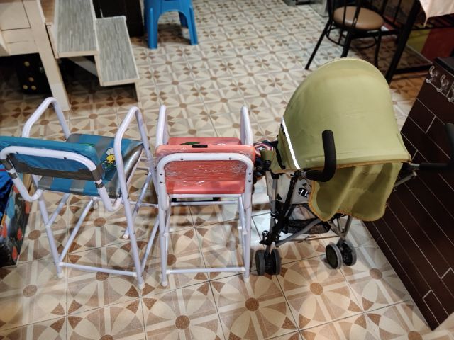 รถเข็นเด็ก เก้าอี้เสริม โต๊ะอาหาร บูสเตอร์ เสื้อคาดเอว  รูปที่ 18