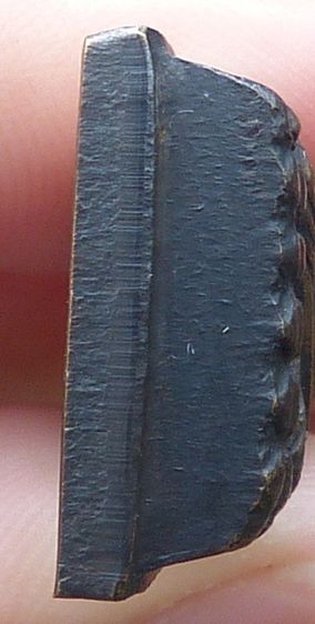 หลวงปู่ทวดพิมพ์ใหญ่หลังหนังสือ รูปที่ 5