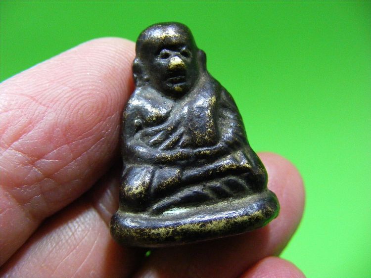 รูปหล่อหลวงพ่อเงิน สวย