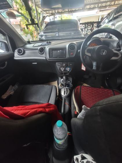 Honda Brio 2014 1.2 Amaze V Sedan เบนซิน ไม่ติดแก๊ส เกียร์อัตโนมัติ ขาว รูปที่ 4
