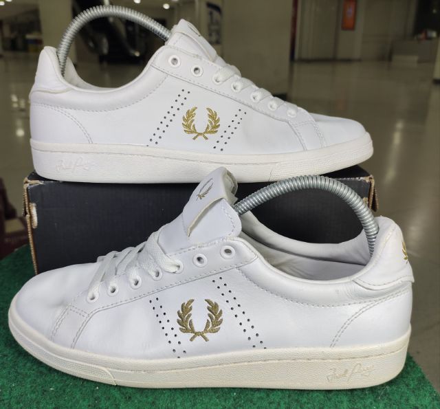 รองเท้า💥FRED PERRY💥ของแท้‼️พื้นนิ่ม เบา สวยๆ เดิมๆ สภาพดี💥มี 3คู่ไซร์ 39,41,43 รูปที่ 9