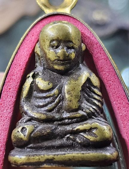 หลวงพ่อเงิน วัดบางคลาน พิมพ์นิยม มีมือรองนั่ง