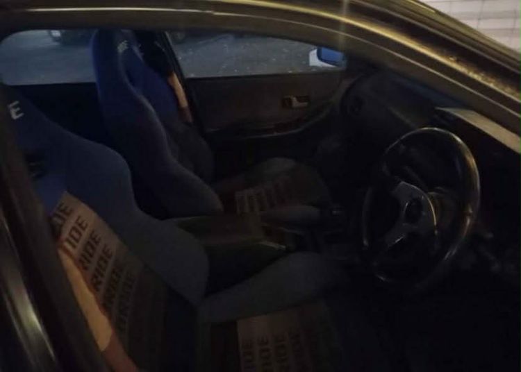 รถ Nissan Cefiro 2.0 สี เทา