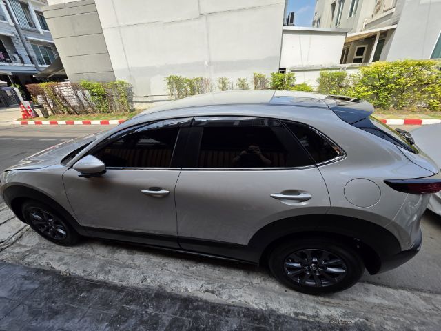 Mazda CX-30 2023 2.0 C เบนซิน เกียร์อัตโนมัติ บรอนซ์ทอง รูปที่ 3