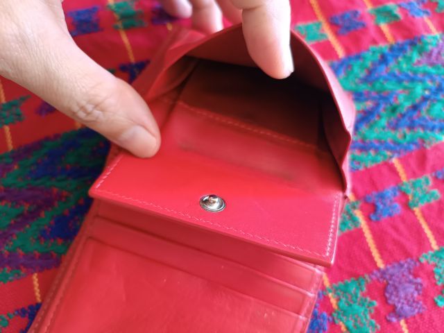 กระเป๋าตังค์ใบสั้น Christian Louboutinมือสองของแท้ รูปที่ 9