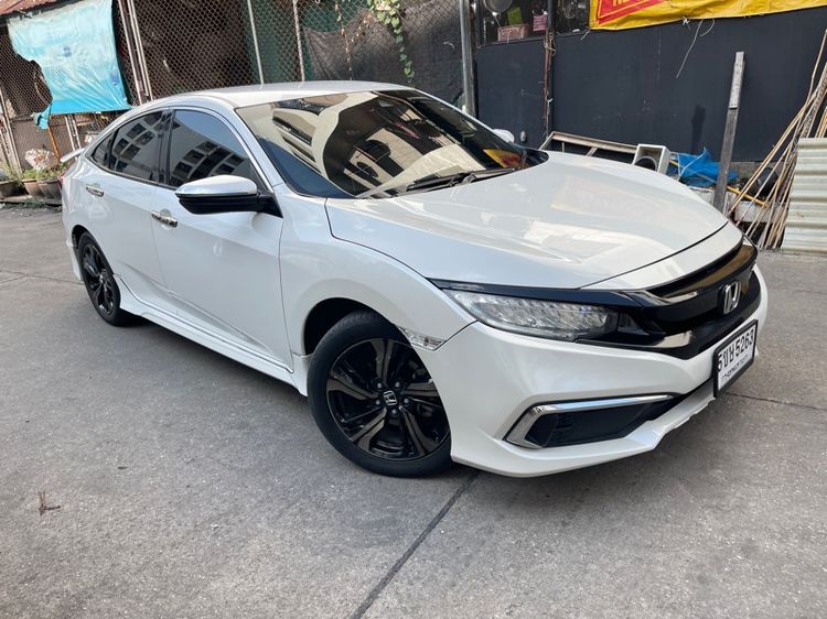 รถ Honda Civic 1.5 Turbo RS สี ขาว
