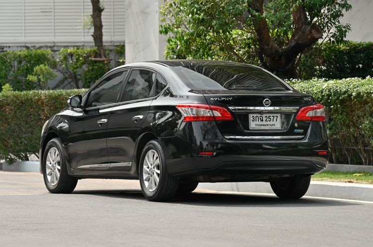 Nissan Sylphy 2014 1.8 V Sedan เบนซิน ไม่ติดแก๊ส เกียร์อัตโนมัติ ดำ รูปที่ 3