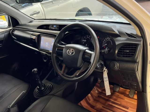 Toyota Hilux Revo 2021 2.4 Entry Pickup ดีเซล ไม่ติดแก๊ส เกียร์ธรรมดา ขาว รูปที่ 2