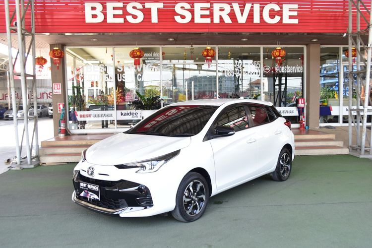 รถ Toyota Yaris 1.2 Smart สี ขาว