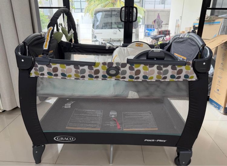 อุปกรณ์สำหรับเด็กและทารก เตียงเด็ก Graco Pack ‘N Play Reversible Napper Changer 