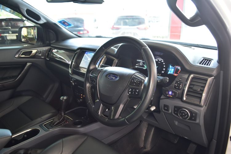 Ford Everest 2018 2.2 Titanium+ Utility-car ดีเซล ไม่ติดแก๊ส เกียร์อัตโนมัติ ขาว รูปที่ 4