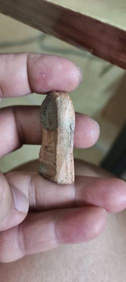 พระขุนแผนซุ้มเสมา พระครูเกษมนวกิจ ( พ่อเต้า เขมโก ) วัดเกาะวังไทร จ.นครปฐม ปี ๒๔๙๖

 รูปที่ 4