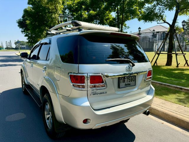 Toyota Fortuner 2006 3.0 G 4WD Utility-car ดีเซล ไม่ติดแก๊ส เกียร์ธรรมดา บรอนซ์เงิน รูปที่ 2