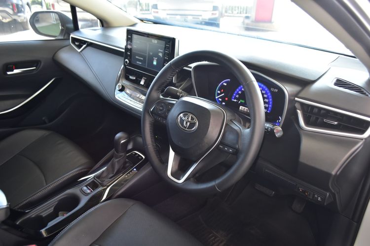 Toyota Altis 2019 1.8 Hybrid Mid Sedan ไฮบริด ไม่ติดแก๊ส เกียร์อัตโนมัติ เทา รูปที่ 4