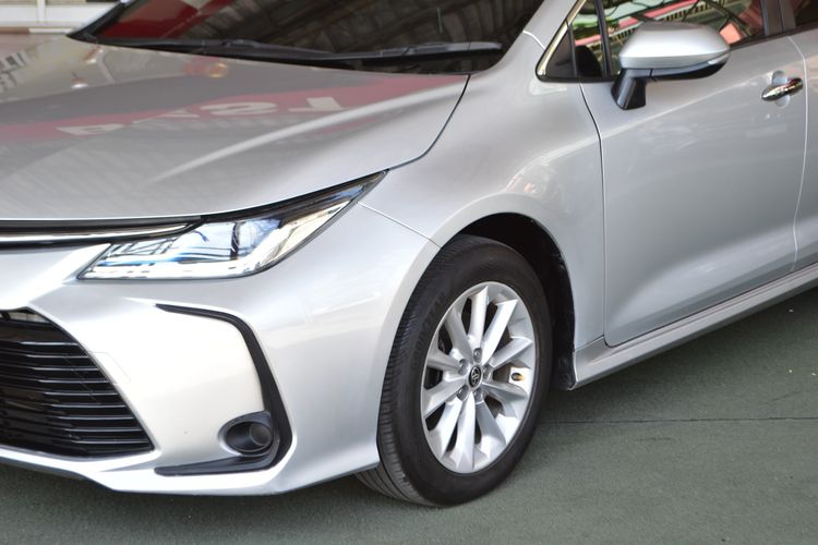 Toyota Altis 2019 1.8 Hybrid Mid Sedan ไฮบริด ไม่ติดแก๊ส เกียร์อัตโนมัติ เทา รูปที่ 2