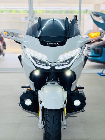 Honda New Goldwing DCT รุ่นTop สีขาว ปี23 รุ่นปัจจุบันกล่องท้ายใหญ่แล้ว 29xxxkm  คู่มือบุ้คเซอร์วิสครบ คันนี้สภาพเหมือนใหม่  รูปที่ 8