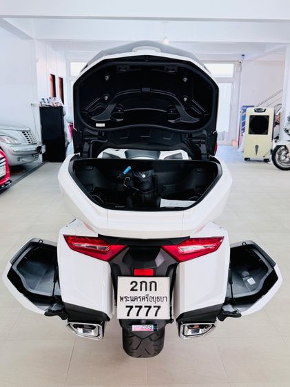 Honda New Goldwing DCT รุ่นTop สีขาว ปี23 รุ่นปัจจุบันกล่องท้ายใหญ่แล้ว 29xxxkm  คู่มือบุ้คเซอร์วิสครบ คันนี้สภาพเหมือนใหม่  รูปที่ 14