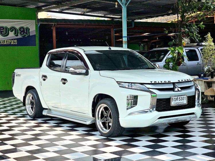 รถ Mitsubishi Triton 2.5 GLX สี ขาว