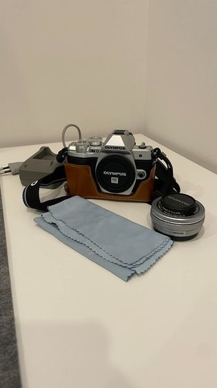 กล้องมิลเลอร์เลส Olympus E-M10 III  เครื่องสวยมาก 