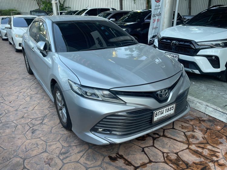 รถ Toyota Camry 2.0 G สี เทา