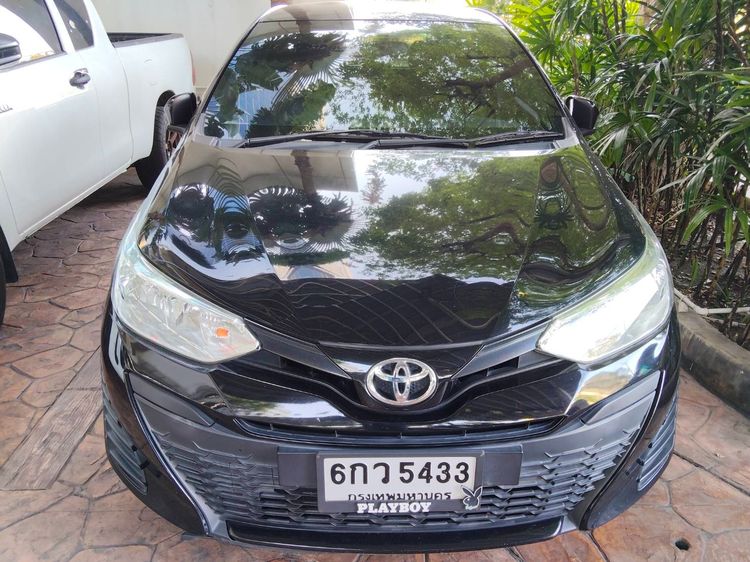 Toyota Yaris 2017 1.2 J Sedan เบนซิน ไม่ติดแก๊ส เกียร์อัตโนมัติ ดำ รูปที่ 2