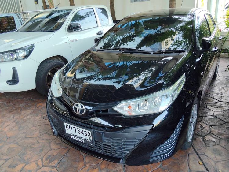 Toyota Yaris 2017 1.2 J Sedan เบนซิน ไม่ติดแก๊ส เกียร์อัตโนมัติ ดำ รูปที่ 3