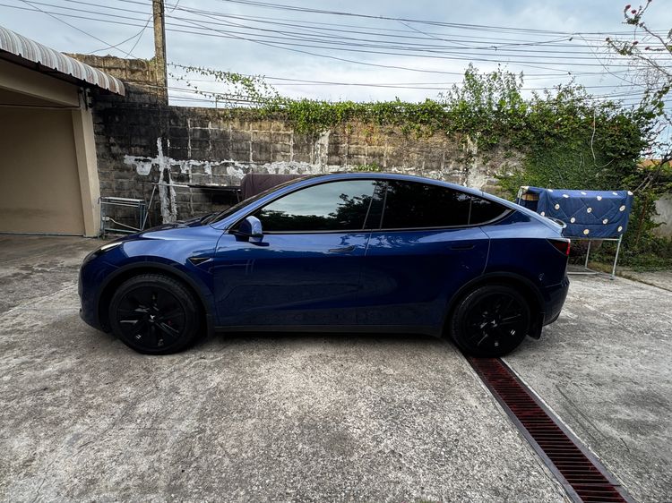 Tesla Model Y 2023 Long Range AWD Sedan ไฟฟ้า เกียร์อัตโนมัติ น้ำเงิน รูปที่ 4