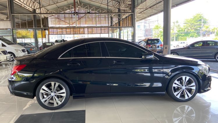Mercedes-Benz CLA-Class 2016 CLA200 Sedan เบนซิน ไม่ติดแก๊ส เกียร์อัตโนมัติ ดำ รูปที่ 3