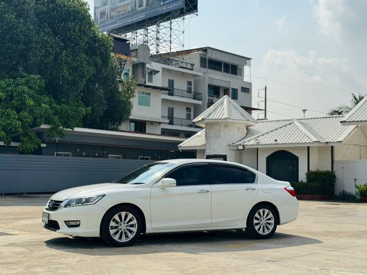 Honda Accord 2014 2.0 EL NAVI Sedan เบนซิน ไม่ติดแก๊ส เกียร์อัตโนมัติ ขาว รูปที่ 4