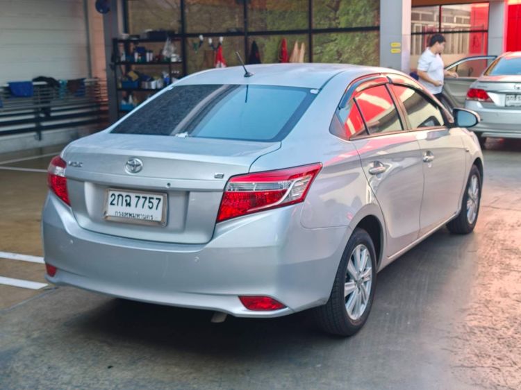Toyota Vios 2013 1.5 E Sedan เบนซิน ไม่ติดแก๊ส เกียร์อัตโนมัติ เทา รูปที่ 4