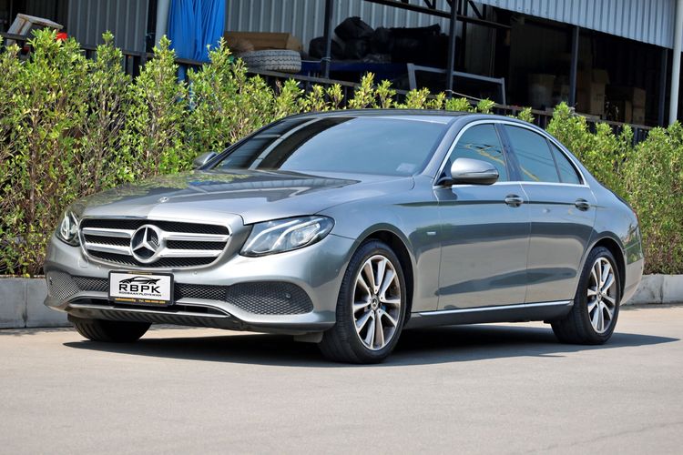 รถ Mercedes-Benz E-Class E350 สี เทา