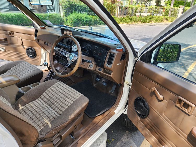 Nissan BIG-M 1995 2.5 Super GL Pickup ดีเซล เกียร์ธรรมดา ขาว รูปที่ 4