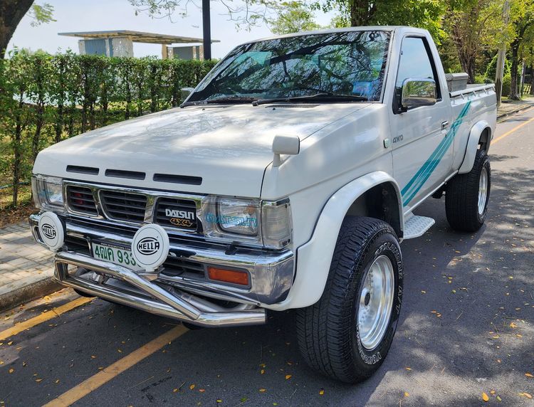 รถ Nissan BIG-M 2.5 Super GL สี ขาว