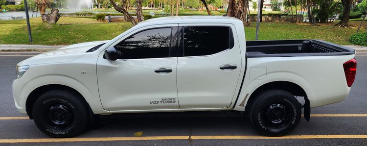 Nissan BIG-M FRONTIER NAVARA 2017 2.5 LE Pickup ดีเซล เกียร์ธรรมดา ขาว รูปที่ 2