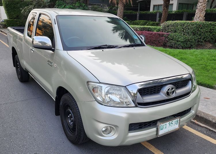 รถ Toyota Hilux Vigo 2.7 Smart Cab J สี เทา