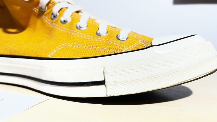 รองเท้าผ้าใบหุ้มข้อ Converse (สีเหลือง) รูปที่ 12