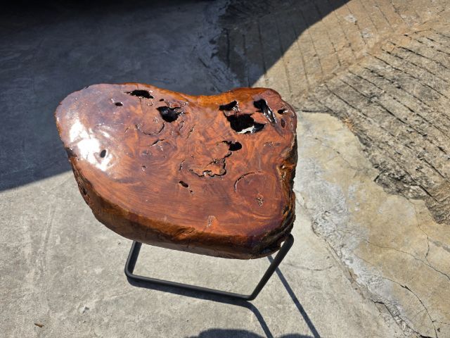 โต๊ะไม้จริง ขาเหล็กแข็งแรง
ขนาด ยาว 50CM กว้าง 40CM สูง 53CM รูปที่ 6