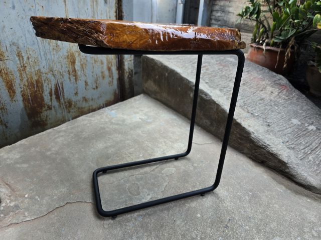 โต๊ะไม้จริง ขาเหล็กแข็งแรง
ขนาด ยาว 50CM กว้าง 40CM สูง 53CM รูปที่ 14