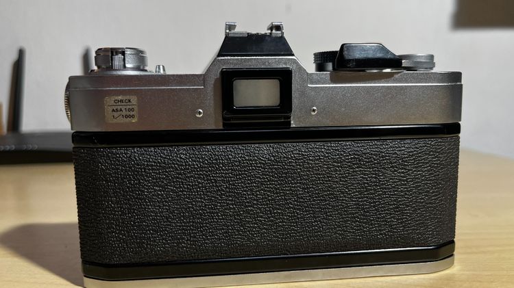 กล้องฟิล์ม Canon FTb QL พร้อมเลนส์ Canon FD 35 105mm f 3.5