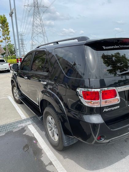 Toyota Fortuner 2005 2.7 V 4WD Utility-car เบนซิน ไม่ติดแก๊ส เกียร์อัตโนมัติ ดำ รูปที่ 2
