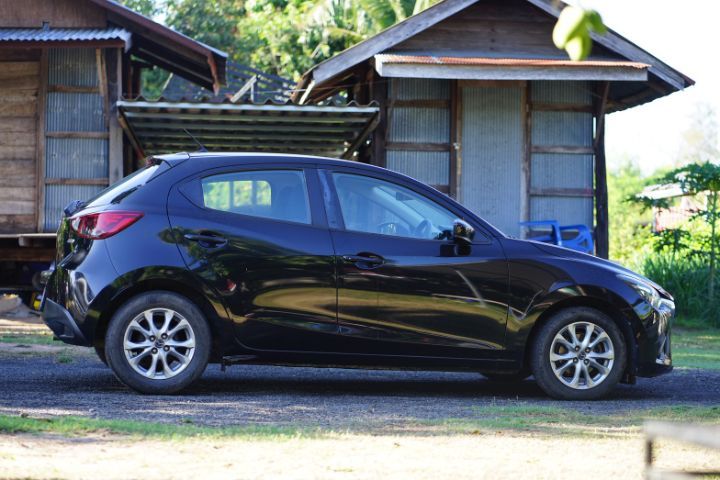 Mazda Mazda 2 2017 1.3 Skyactiv-G Sedan เบนซิน เกียร์อัตโนมัติ ดำ รูปที่ 4